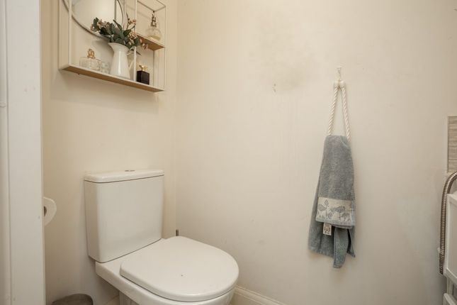 14, Gregory Way, Leicester photo 4