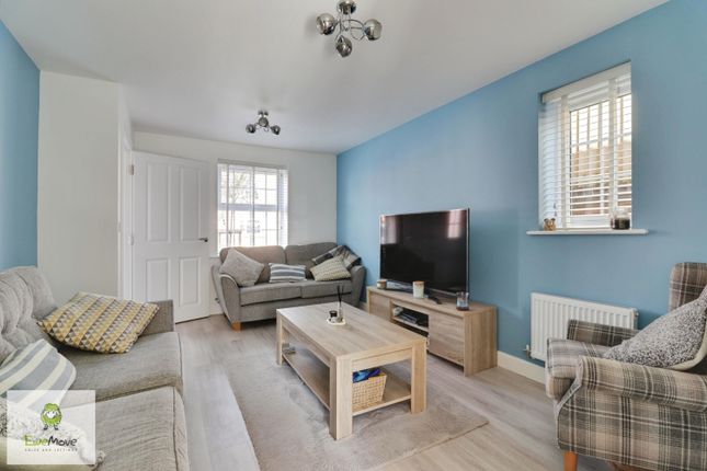 14, Tomkinson Heights, Cannock photo 2