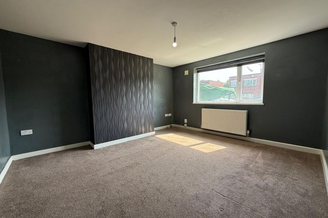 21, Churchill Avenue Maltby, Rotherham photo 2