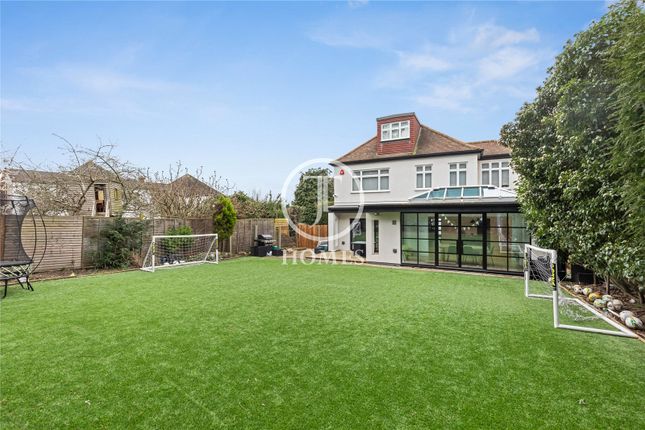 1, Edgeworth Crescent, London photo 4