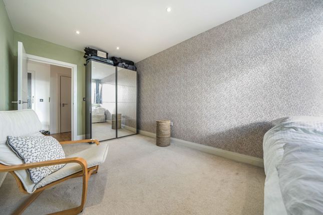 Flat 1201, Golding Lodge, 45, Wellington Street, London photo 3