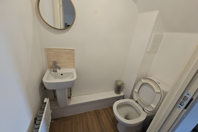 7 Clos Coed Gellyg, Coity, Bridgend photo 2
