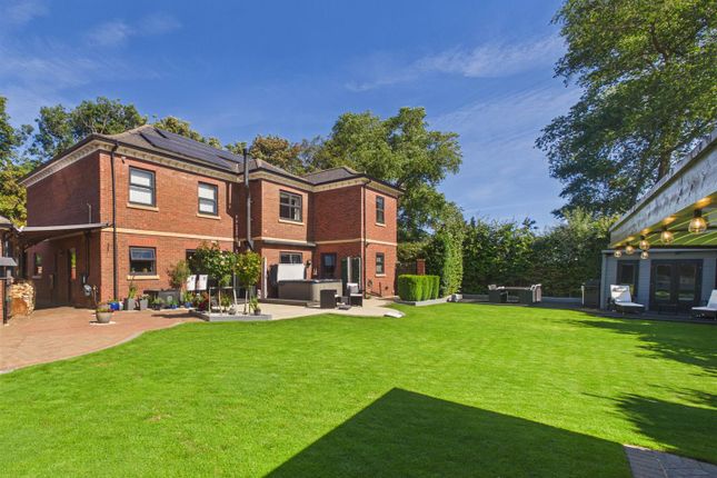 5-bed detached on 54, Heads Lane, Hessle, £880,000