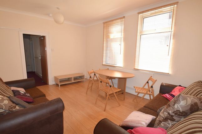 5-bed terraced on Shirley Road, Cardiff, £2,750/mo