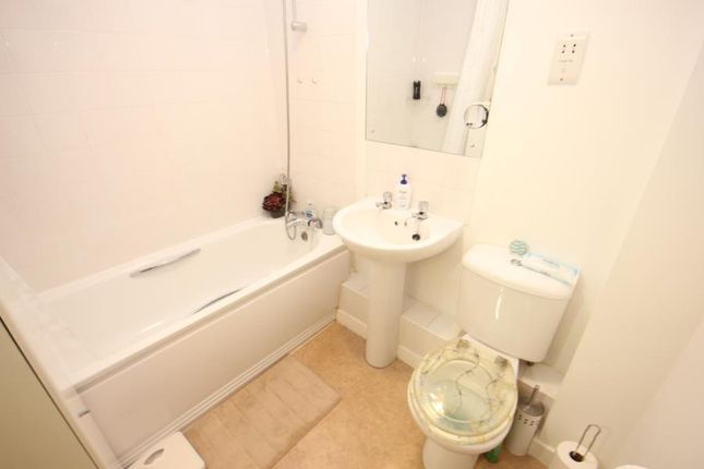 53, Park Heights, Woking photo 5