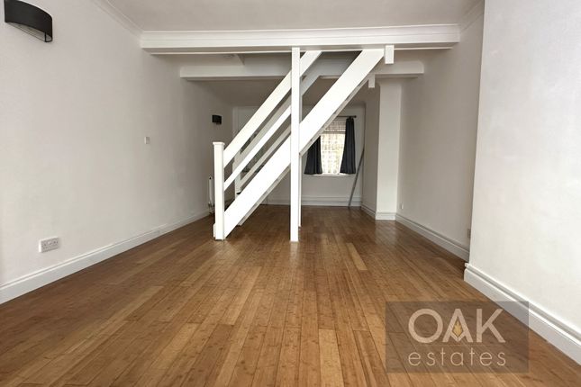 146 Bounces Road, London photo 2