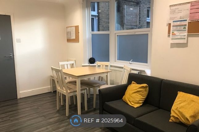 Room to rent in Blythe Vale, London