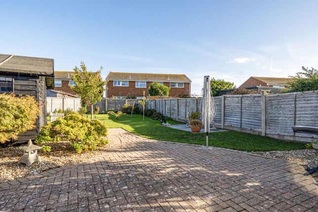 12 Tretawn Gardens, Chichester photo 4