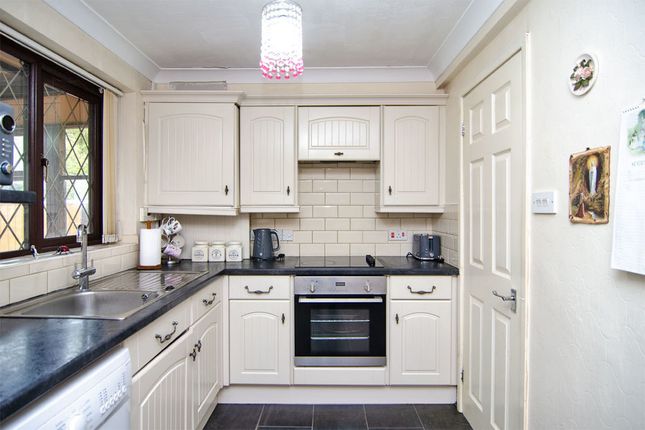 39, Woodford Crescent, Burntwood photo 4
