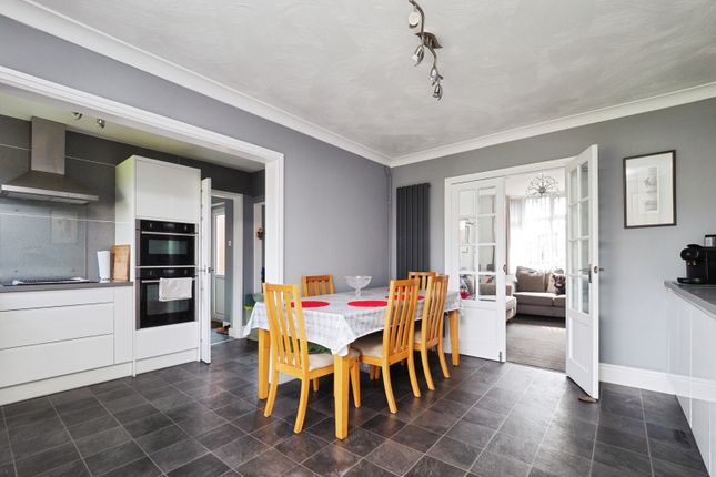 47, Lilac Crescent, Nottingham photo 3