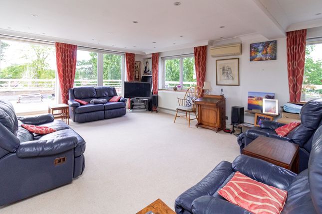 26 Leamington House, Edgware photo 4