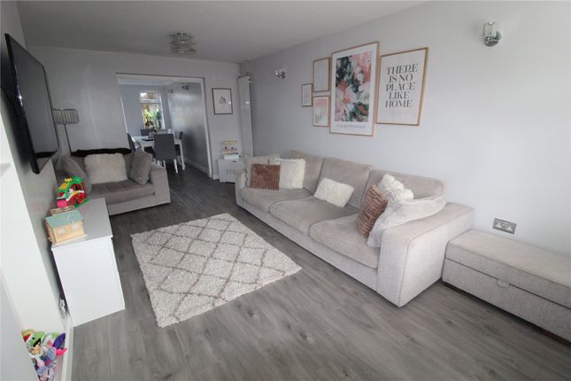 8, Eastwoodbury Crescent, Essex photo 4