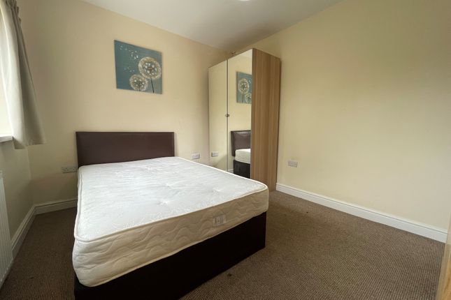 Thumbnail Room to rent in Grove Mount, South Kirkby, Pontefract