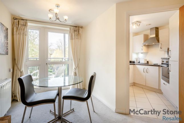 32 Broadfield Court, Park View Road, Manchester photo 2