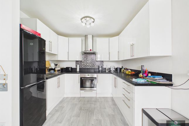 511, First Choice House, London Road, Lowfield Heath photo 2