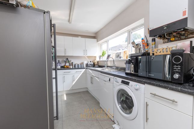 136 Seaford Road, Crawley photo 2