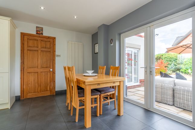 10, Mill Pool Place, Kidderminster photo 4
