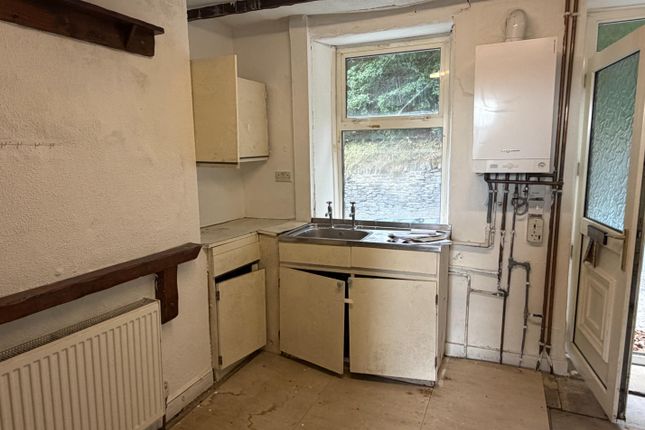 90, Glen Lee Lane, Keighley photo 4