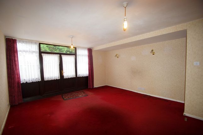39a, Woodman Path, London photo 4