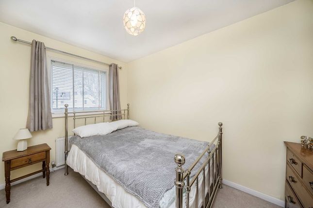 Terraced house for sale in Parkside, Hampton Hill, Hampton