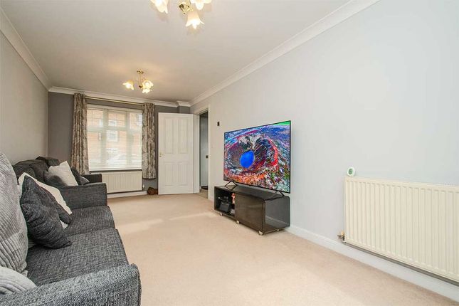 27, Trafalgar Way, Lichfield photo 3