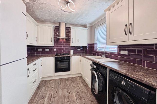 47, Cherry Tree Close, Halstead photo 3