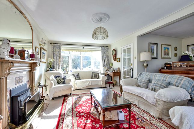 44 Chipperfield Road, Kings Langley photo 4