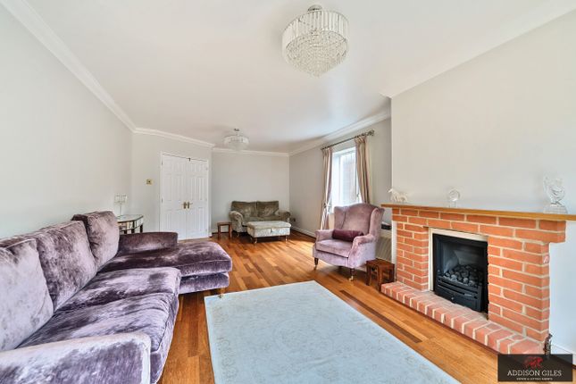 9, Welley Road, Wraysbury photo 2