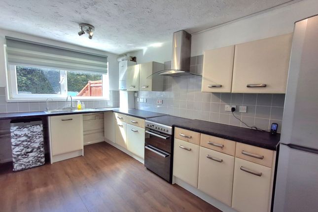 29, Waterlooville photo 2