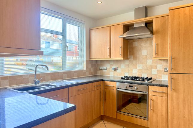 31, Vidgeon Avenue, Hoo, Rochester photo 2