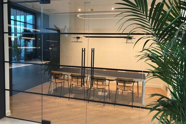 Meetingrm.Jpg