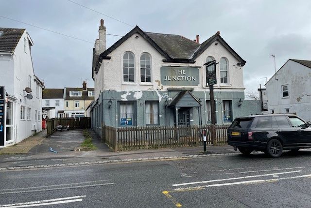 Leisure/hospitality to let in Former Junction Public House, 99 Station Road, Polegate