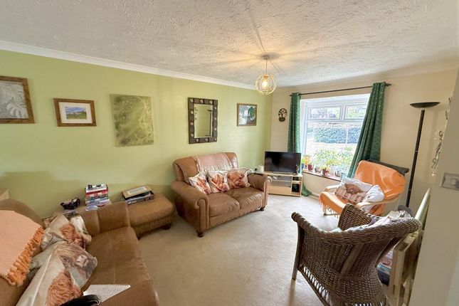 26, Sutherland Close, Whitehill photo 4