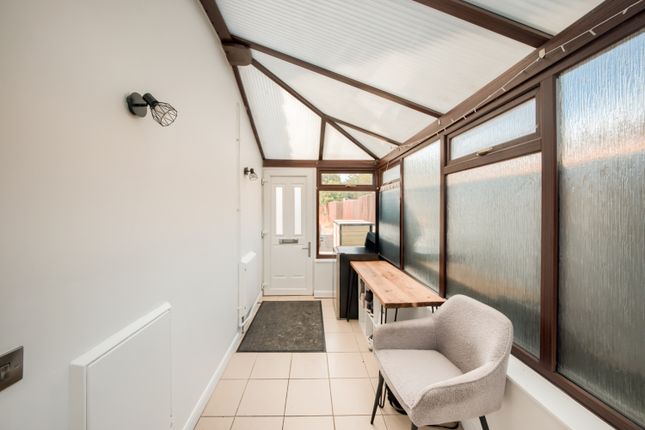 27, Clover Close, Stratford-upon-Avon photo 4