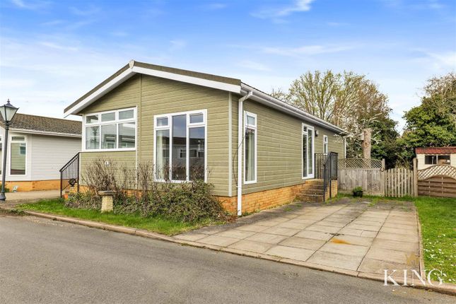 Thumbnail Mobile/park home for sale in Welford Park, Barton Road, Welford On Avon, Stratford-Upon-Avon