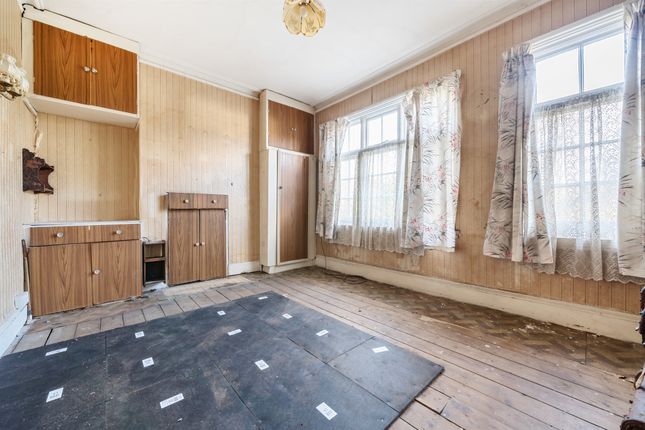 Terraced house for sale in River View, Enfield