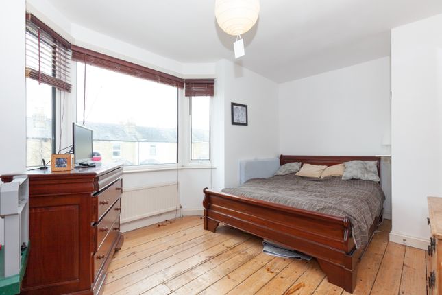 Terraced house to rent in Cricket Road, East Oxford