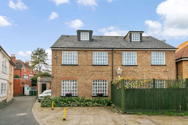 1-bed flat on 65b, Bridge Road, East Molesey, £395,000
