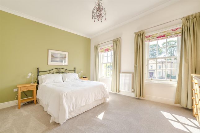 38, Bowmont Court, Kelso photo 4