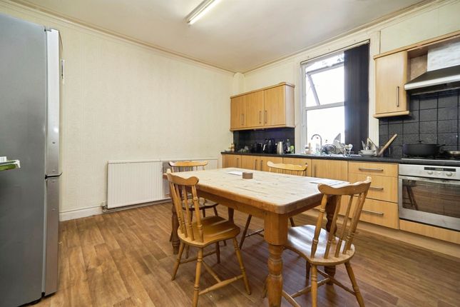119, Spencer Place, LEEDS photo 4