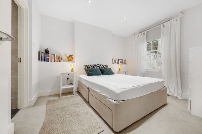 Basement Flat, London photo 2