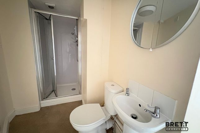 Flat 5 Dinas House, 5, Victoria Road, Milford Haven photo 4