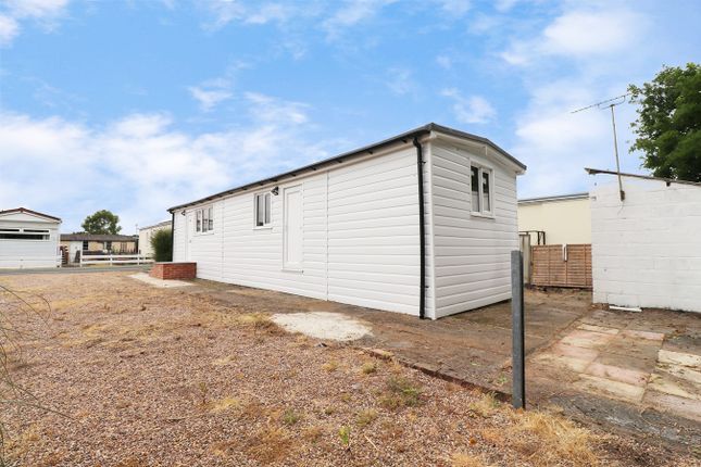 Thumbnail Mobile/park home for sale in First Avenue, Parklands Mobile Homes, Scunthorpe