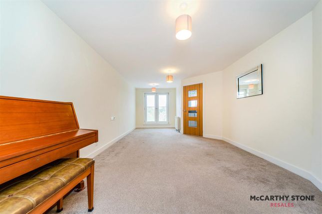 14 Greenwood Grove West, Stewarton Road, Glasgow photo 2