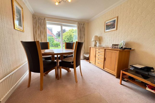 2, Caernarvon Drive, Stockport photo 3