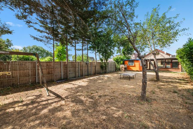 18, Pield Heath Avenue, Uxbridge photo 4
