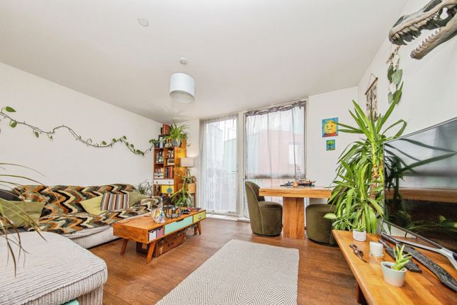 Flat 702, Avalon Court, 1, Great Whip Street, Suffolk photo 2