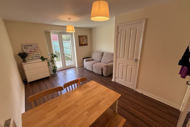 25 Ruston Road, Port Tennant photo 4