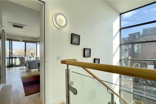 Flat to rent in Whetstone Park, Covent Garden, London