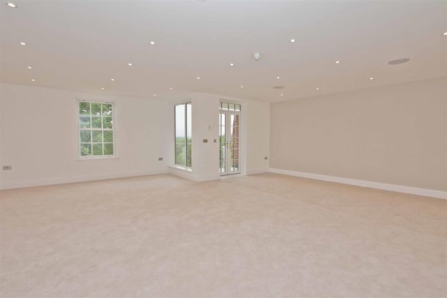 3, Longwood Court, Ickenham photo 3